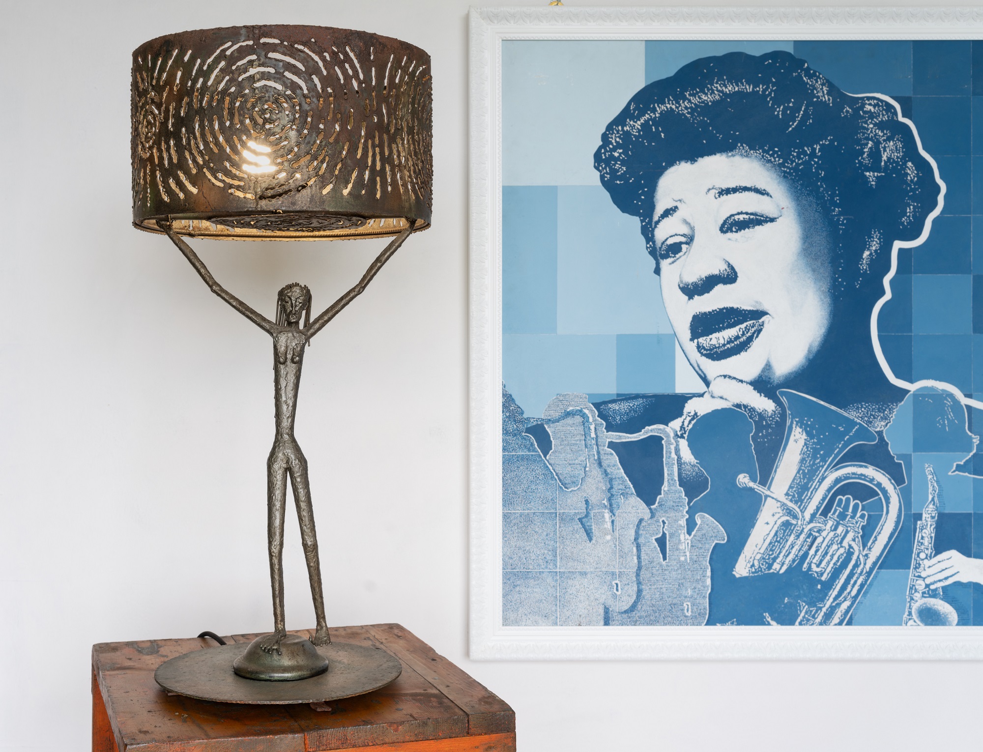 Lampada da tavolo con scultura - immagine 2
