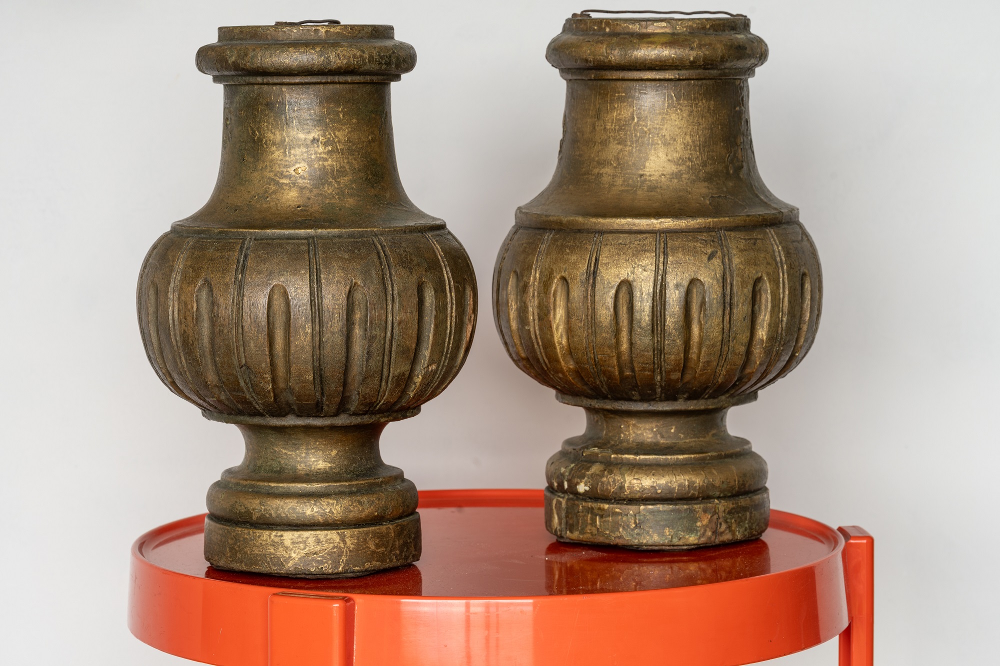 Coppia di vasi d'altare lignei, XVII/XVIII secolo - immagine 2